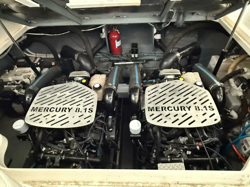 Slide: The Image of 8.1L Engines - 5162671