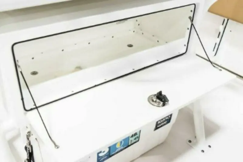 Slide: The Image of Edgewater 208CC 2025 - 5163064