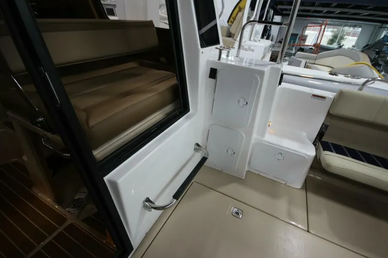 Slide: The Image of Ranger Tug R-29 Sedan Luxury Edition 2026 - 5163270