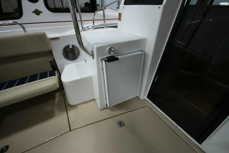 Slide: The Image of Ranger Tug R-29 Sedan Luxury Edition 2026 - 5163173