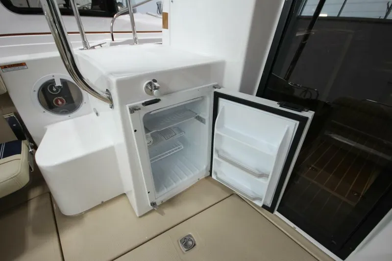 Slide: The Image of Ranger Tug R-29 Sedan Luxury Edition 2026 - 5163174