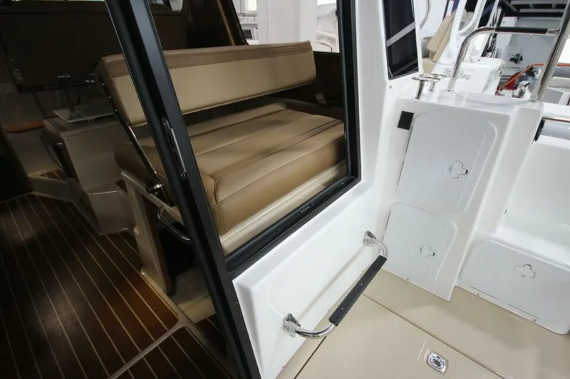 Slide: The Image of Ranger Tug R-29 Sedan Luxury Edition 2026 - 5163180