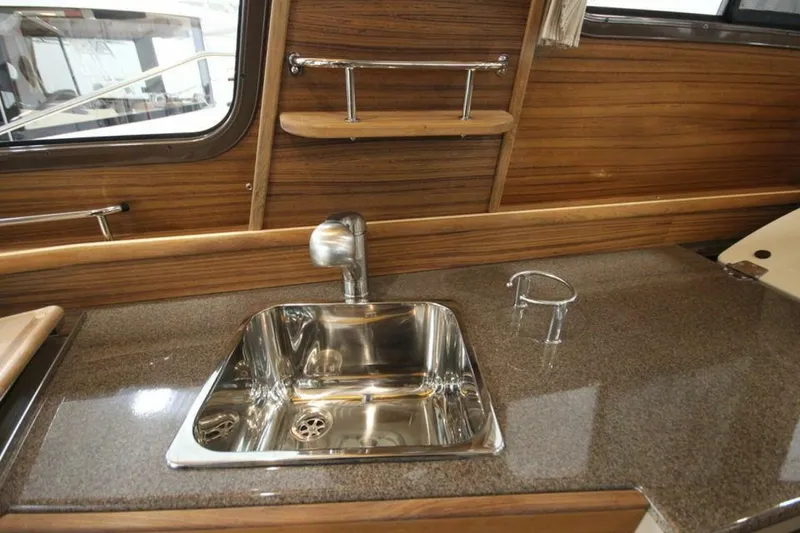 Slide: The Image of Ranger Tug R-29 Sedan Luxury Edition 2026 - 5163199