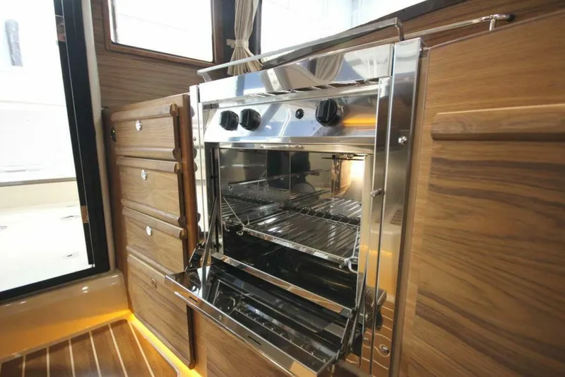 Slide: The Image of Ranger Tug R-29 Sedan Luxury Edition 2026 - 5163200