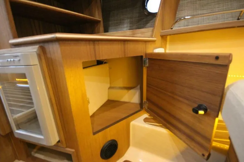 Slide: The Image of Ranger Tug R-29 Sedan Luxury Edition 2026 - 5163239