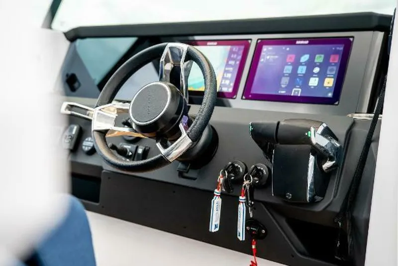 Slide: The Image of Axopar XC Cross Cabin 2025 - 5163358