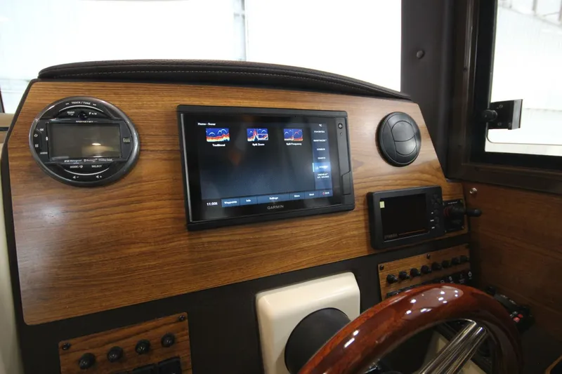 Slide: The Image of Ranger Tug R-23 Luxury Edition 2026 - 5163450