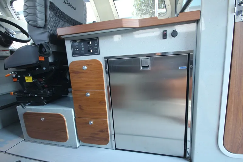 Slide: The Image of Weldcraft 300 Cuddy King OS 2026 - 5611614