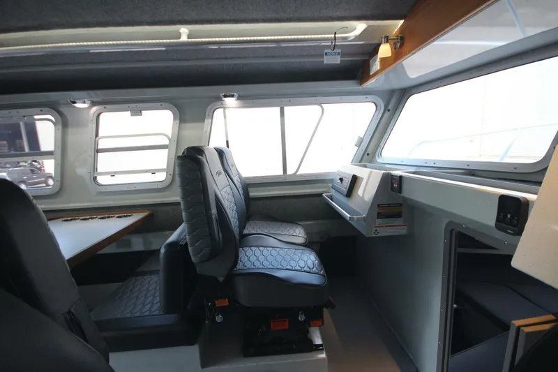 Slide: The Image of Weldcraft 300 Cuddy King OS 2026 - 5611617