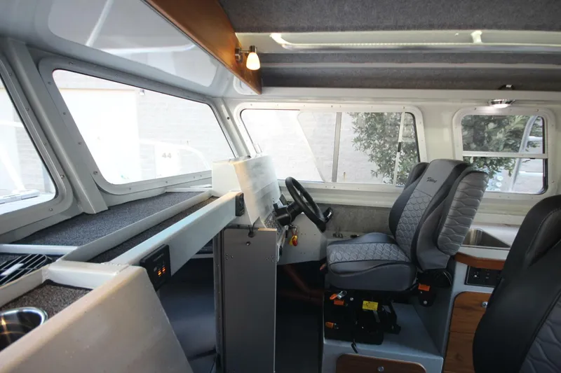 Slide: The Image of Weldcraft 300 Cuddy King OS 2026 - 5611619