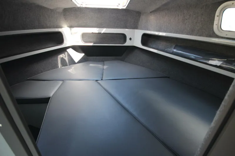 Slide: The Image of Weldcraft 300 Cuddy King OS 2026 - 5611625