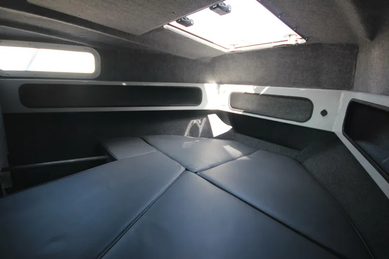 Slide: The Image of Weldcraft 300 Cuddy King OS 2026 - 5611626