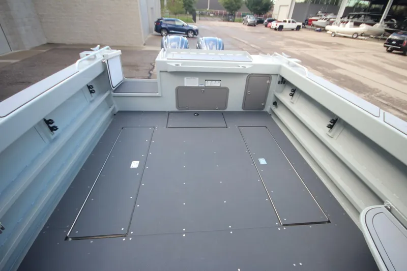 Slide: The Image of Weldcraft 300 Cuddy King OS 2026 - 5611559