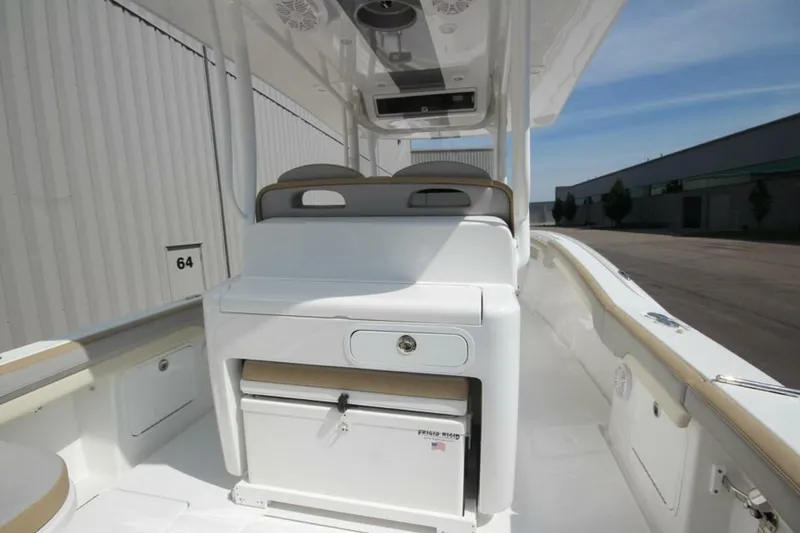 Slide: The Image of Mag Bay 33 Center Console 2026 - 5163734