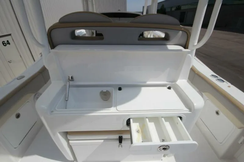 Slide: The Image of Mag Bay 33 Center Console 2026 - 5163735