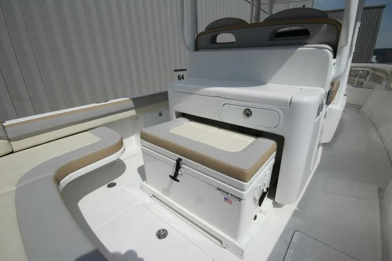 Slide: The Image of Mag Bay 33 Center Console 2026 - 5163736