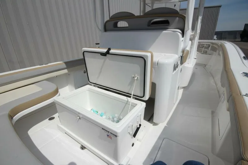 Slide: The Image of Mag Bay 33 Center Console 2026 - 5163737