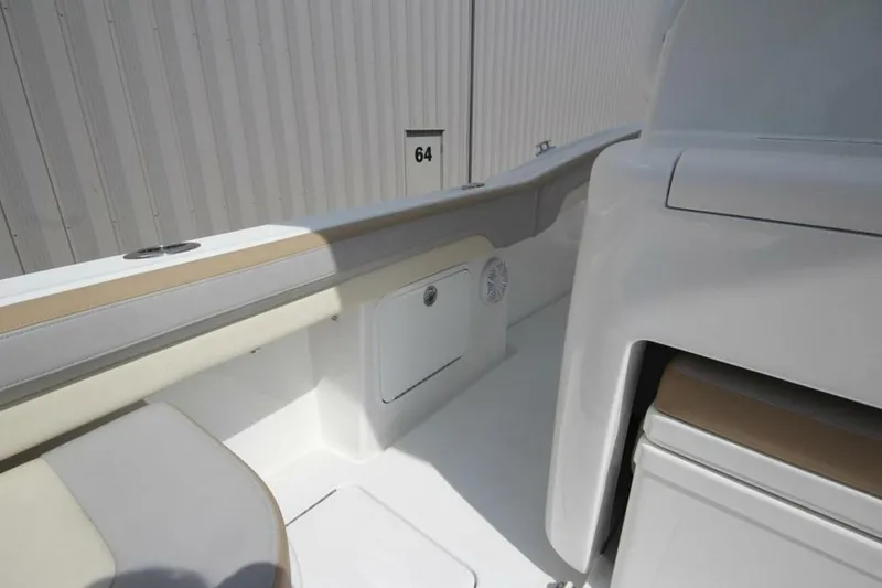 Slide: The Image of Mag Bay 33 Center Console 2026 - 5163738