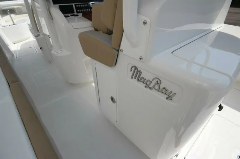 Slide: The Image of Mag Bay 33 Center Console 2026 - 5163741