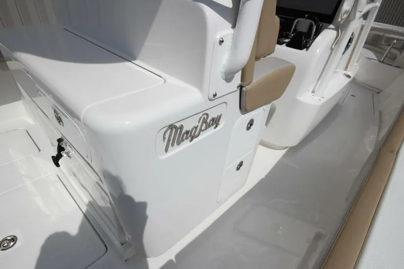 Slide: The Image of Mag Bay 33 Center Console 2026 - 5163742