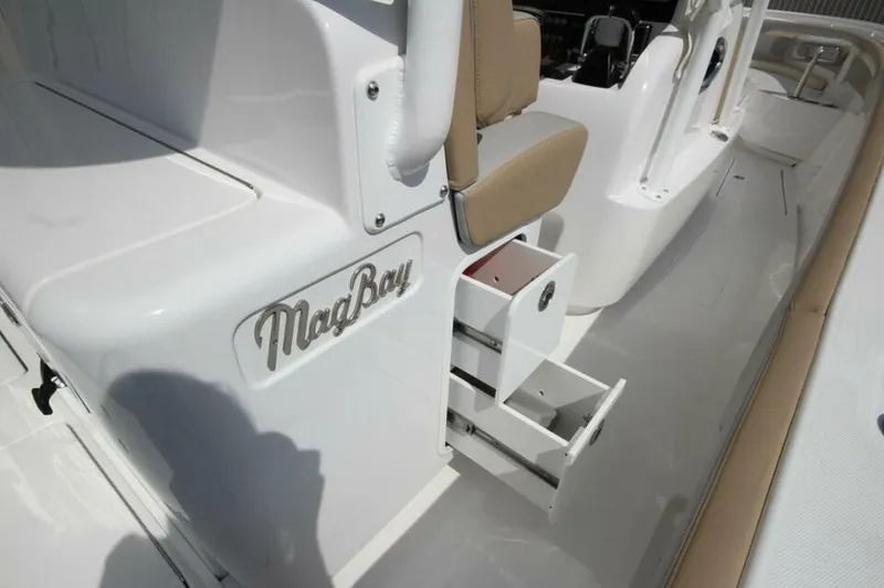 Slide: The Image of Mag Bay 33 Center Console 2026 - 5163743