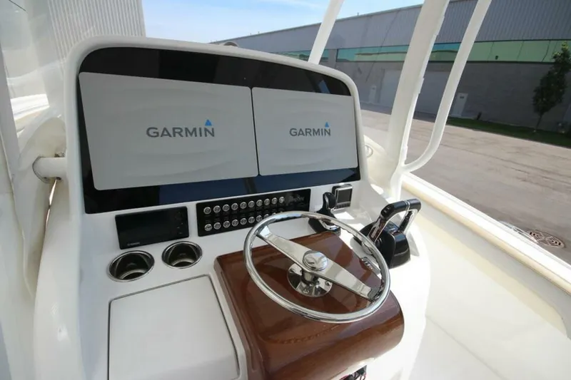 Slide: The Image of Mag Bay 33 Center Console 2026 - 5163748