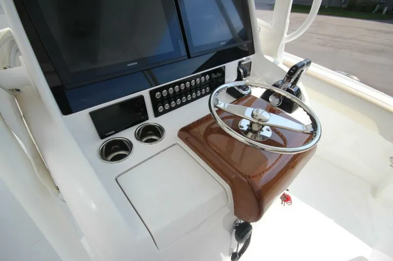 Slide: The Image of Mag Bay 33 Center Console 2026 - 5163751