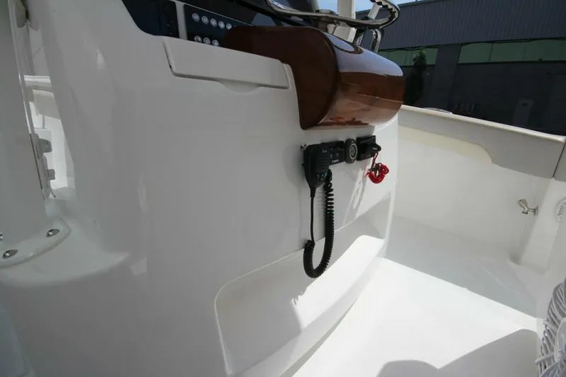 Slide: The Image of Mag Bay 33 Center Console 2026 - 5163753