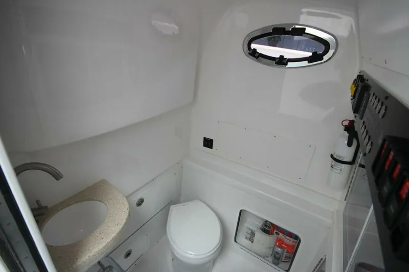 Slide: The Image of Mag Bay 33 Center Console 2026 - 5163758