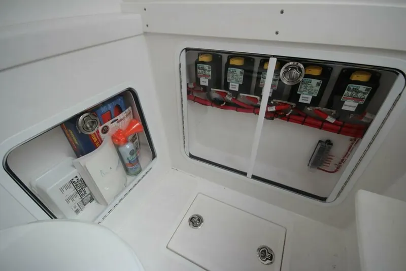 Slide: The Image of Mag Bay 33 Center Console 2026 - 5163762