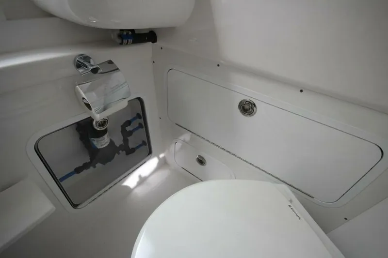 Slide: The Image of Mag Bay 33 Center Console 2026 - 5163763