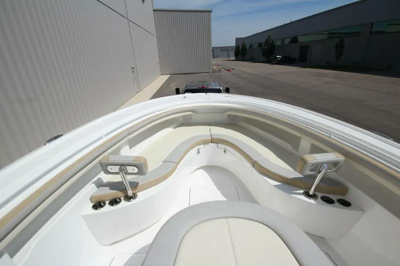 Slide: The Image of Mag Bay 33 Center Console 2026 - 5163765