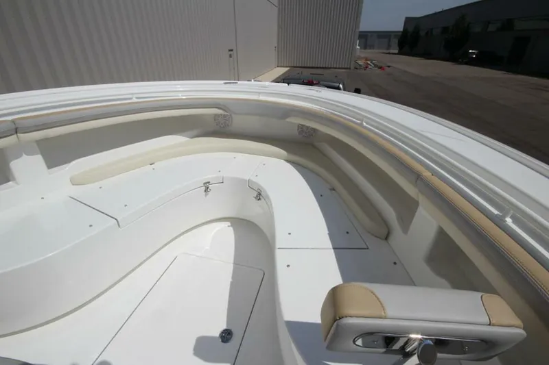 Slide: The Image of Mag Bay 33 Center Console 2026 - 5163767