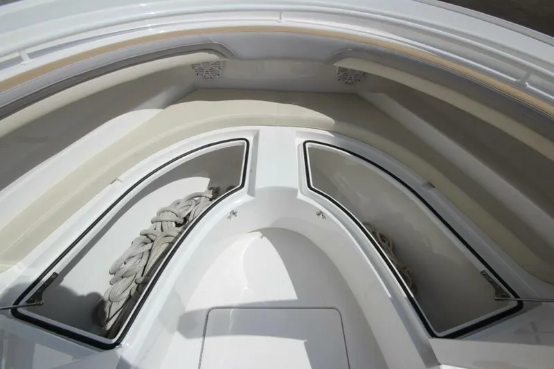 Slide: The Image of Mag Bay 33 Center Console 2026 - 5163768