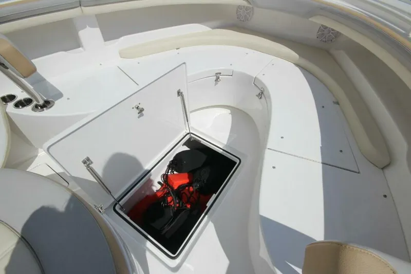 Slide: The Image of Mag Bay 33 Center Console 2026 - 5163769