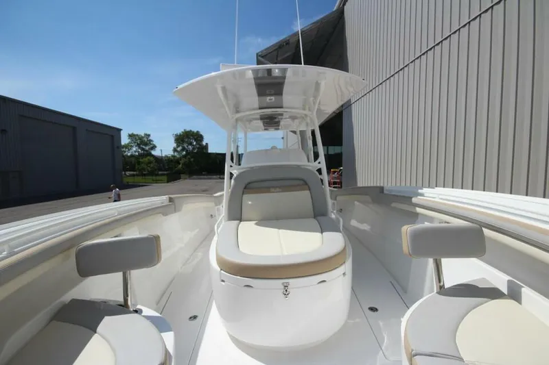 Slide: The Image of Mag Bay 33 Center Console 2026 - 5163772