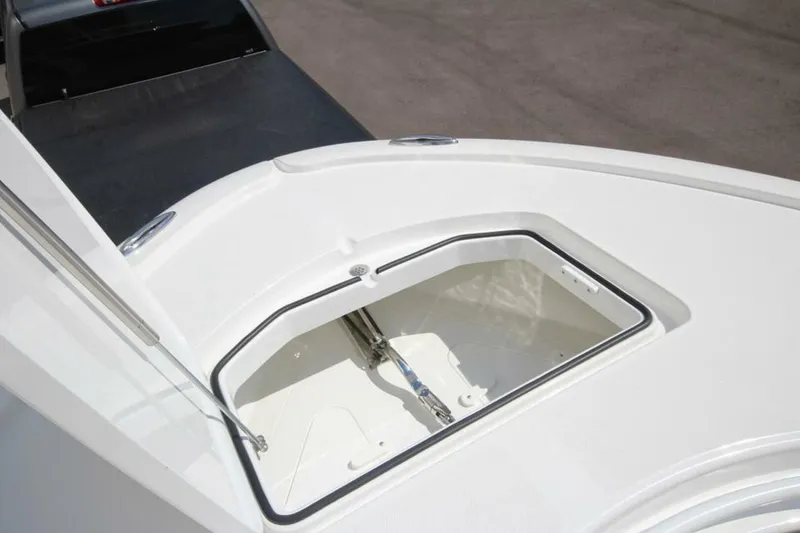 Slide: The Image of Mag Bay 33 Center Console 2026 - 5163776