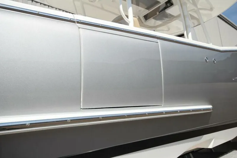 Slide: The Image of Mag Bay 33 Center Console 2026 - 5163778