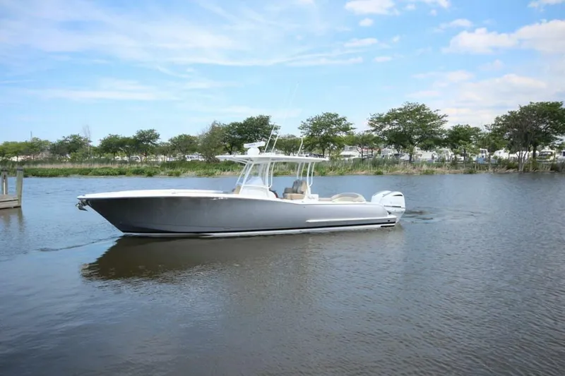 Slide: The Image of Mag Bay 33 Center Console 2026 - 5163781