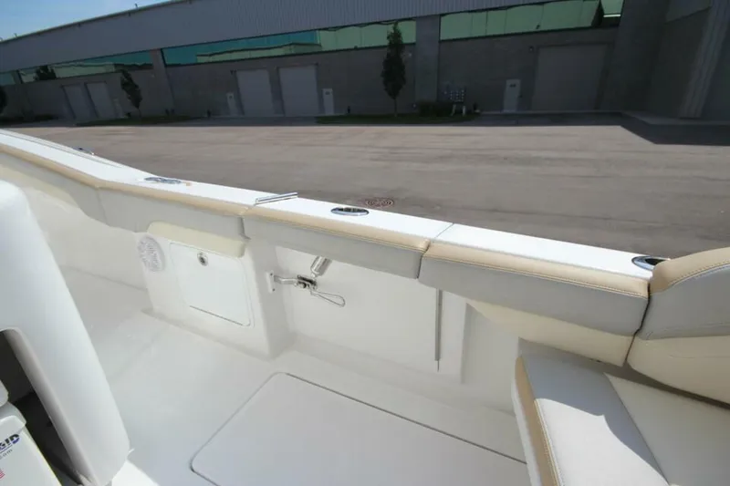 Slide: The Image of Mag Bay 33 Center Console 2026 - 5163730