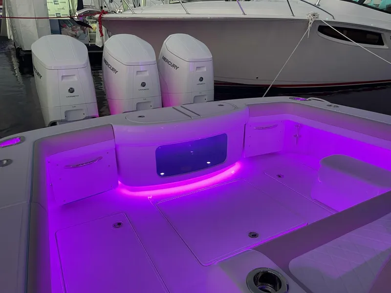 Slide: The Image of Mag Bay 43 Center Console 2026 - 5164659