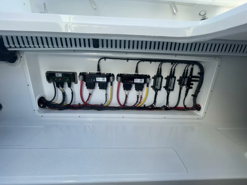 Slide: The Image of Mag Bay 43 Center Console 2026 - 5164554