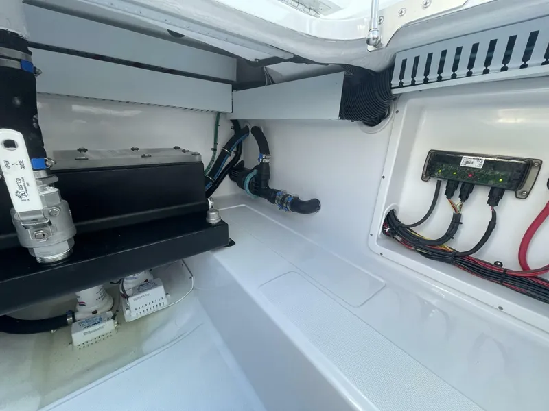 Slide: The Image of Mag Bay 43 Center Console 2026 - 5164559