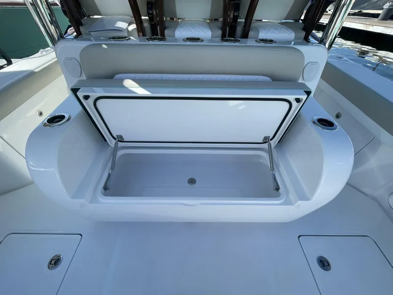 Slide: The Image of Mag Bay 43 Center Console 2026 - 5164570