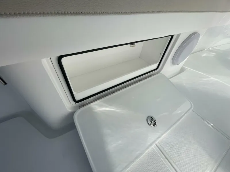 Slide: The Image of Mag Bay 43 Center Console 2026 - 5164576