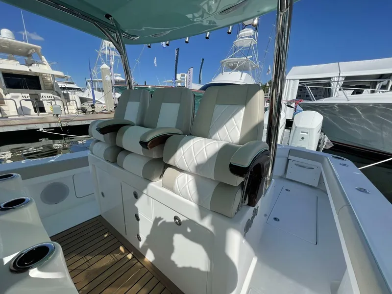 Slide: The Image of Mag Bay 43 Center Console 2026 - 5164579