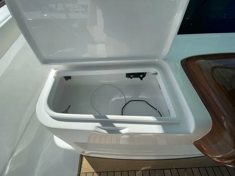 Slide: The Image of Mag Bay 43 Center Console 2026 - 5164593