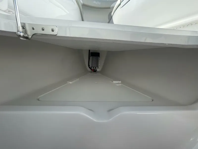 Slide: The Image of Mag Bay 43 Center Console 2026 - 5164627