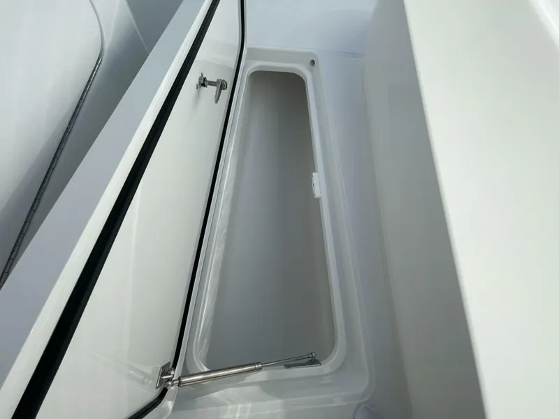 Slide: The Image of Mag Bay 43 Center Console 2026 - 5164630