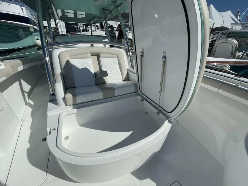 Slide: The Image of Mag Bay 43 Center Console 2026 - 5164632